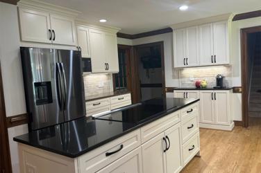 Classic Contrast Kitchen